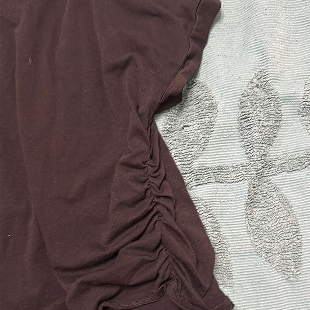 Black Ruched Cap Sleeve Crop Top - Picture 4 of 5